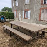 Table de.ferme et ses 2 bancs