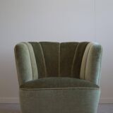 Curved Danish club chair from the mid-century, in the style of Viggo Boesen, 1940s.