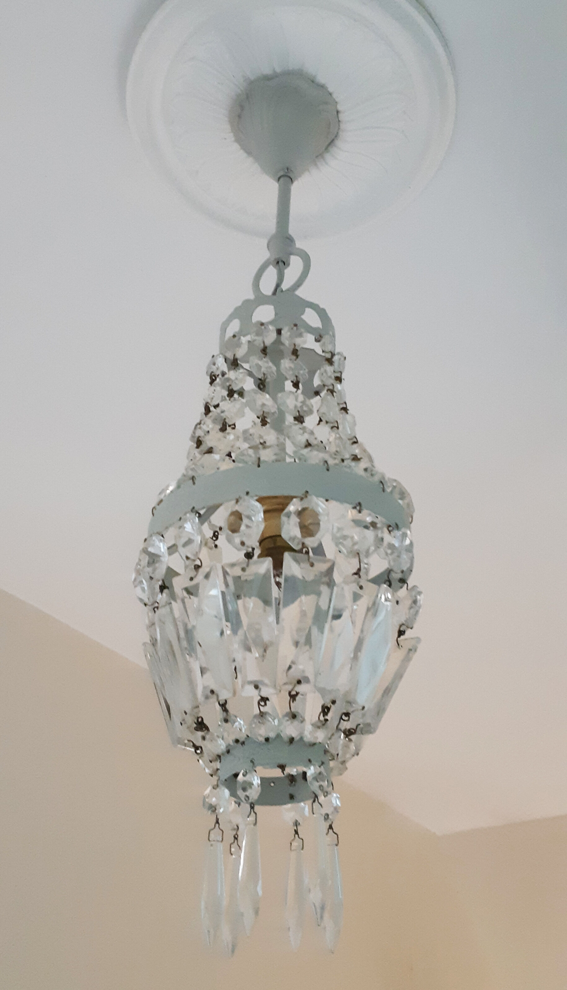 Hot air balloon chandelier with taste buds