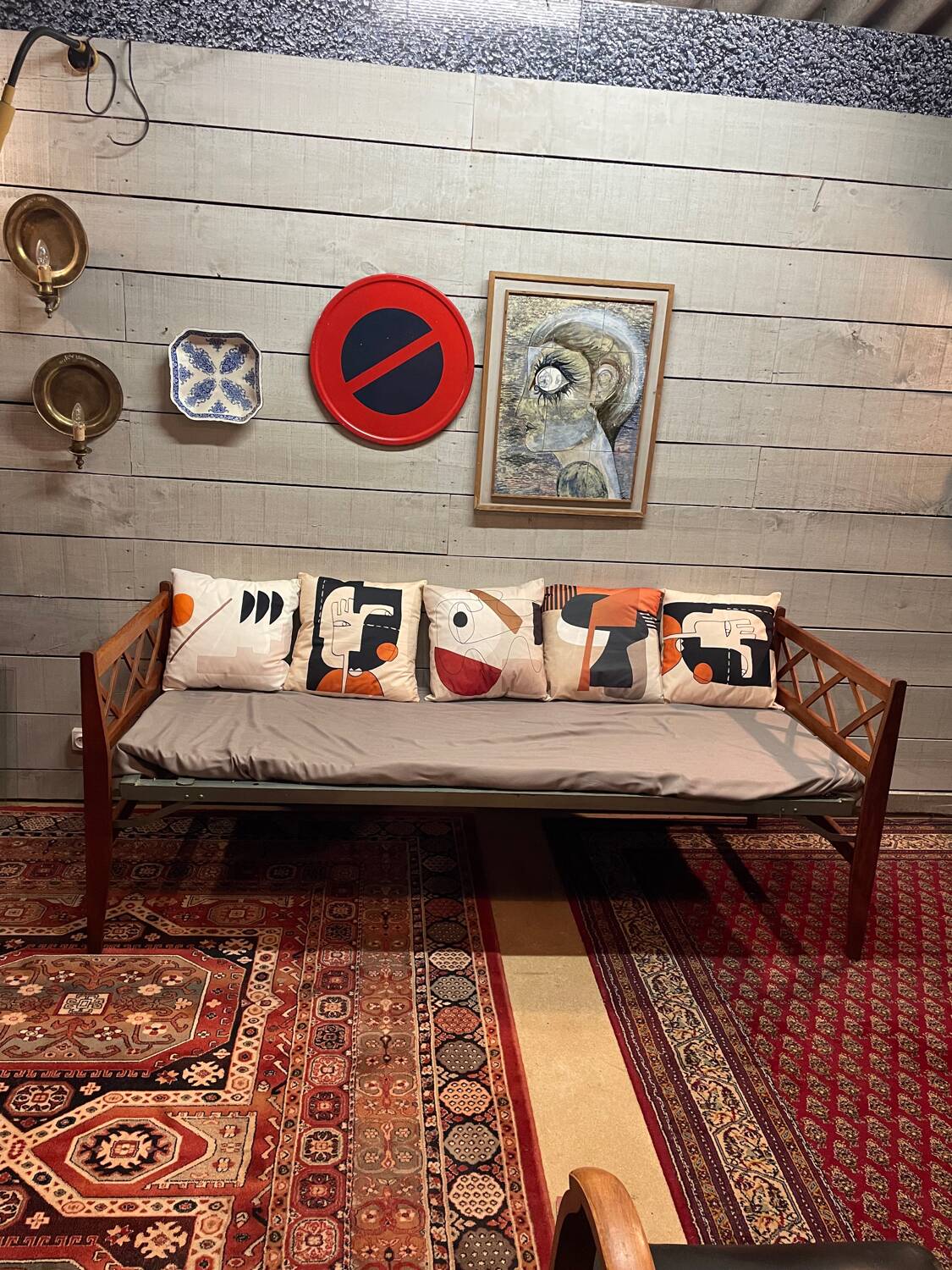 Vintage oak daybed from the 50s/60s.