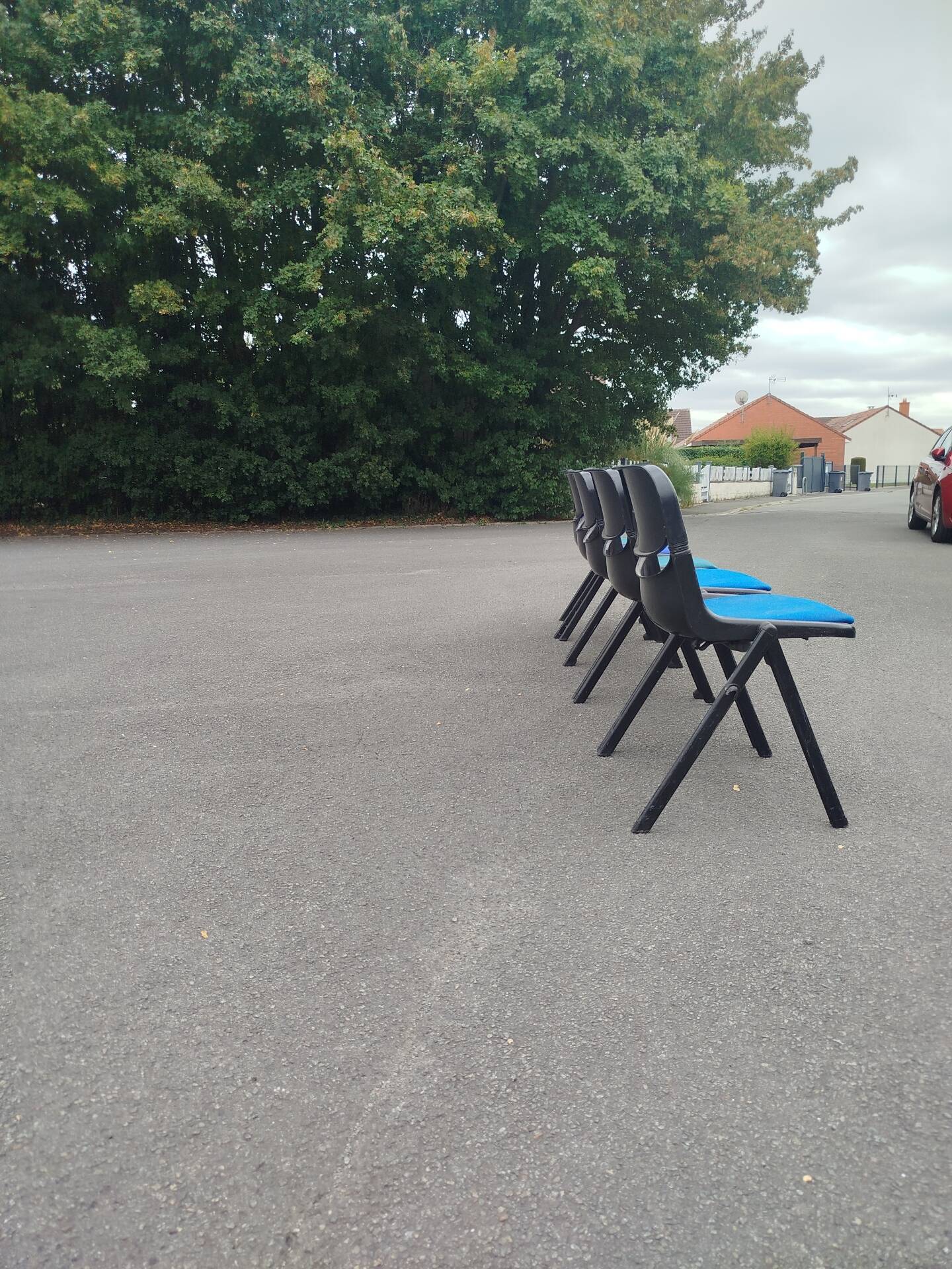 Set of 5 Vintage Dorsal chairs by designers Emilio Ambasz & Giancarlo.