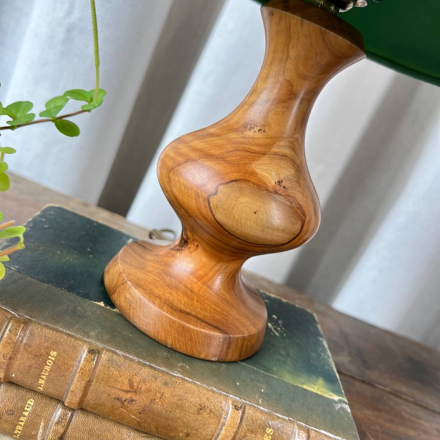 The little green lamp