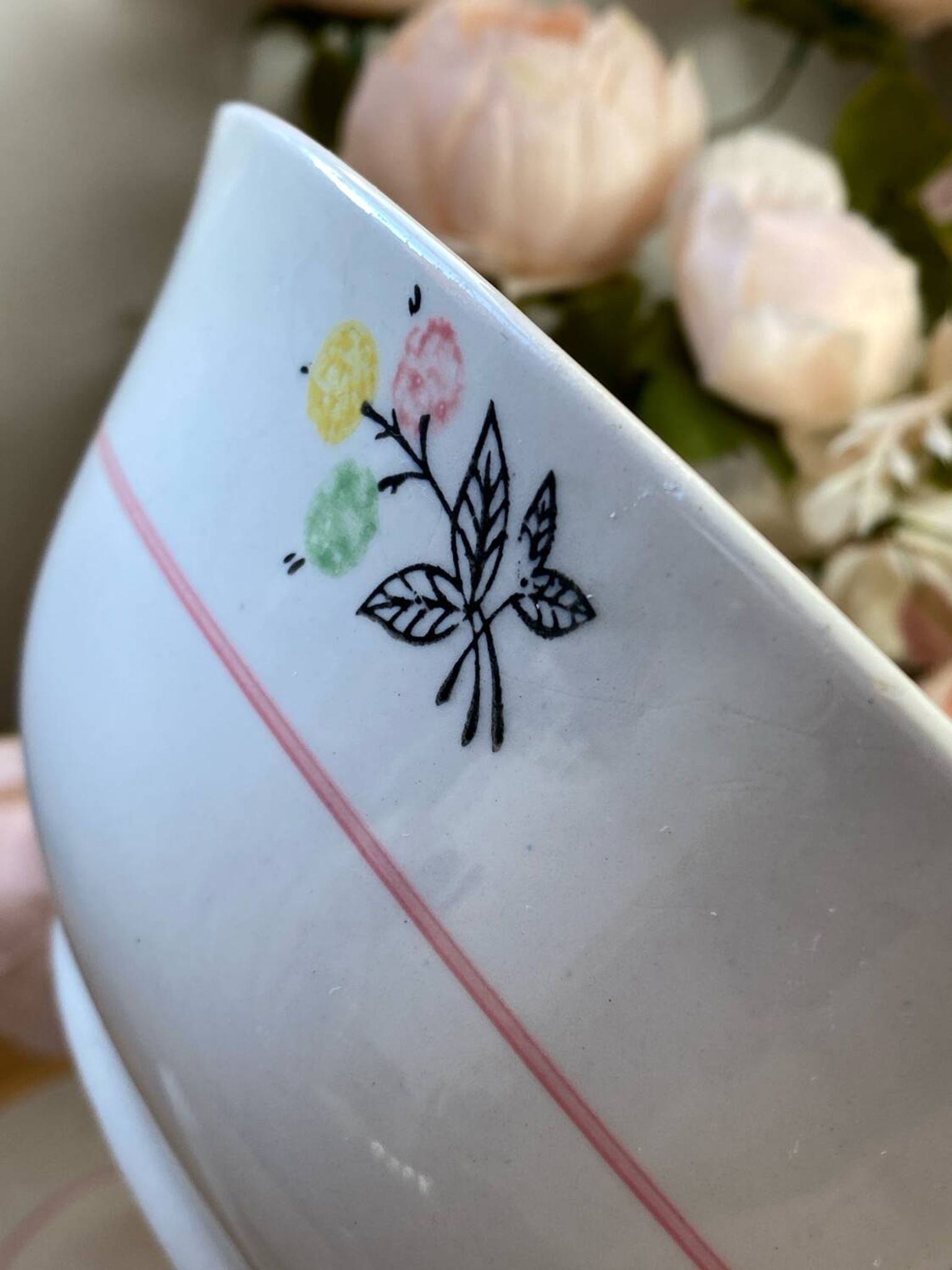 Porcelain salad bowl, Gien