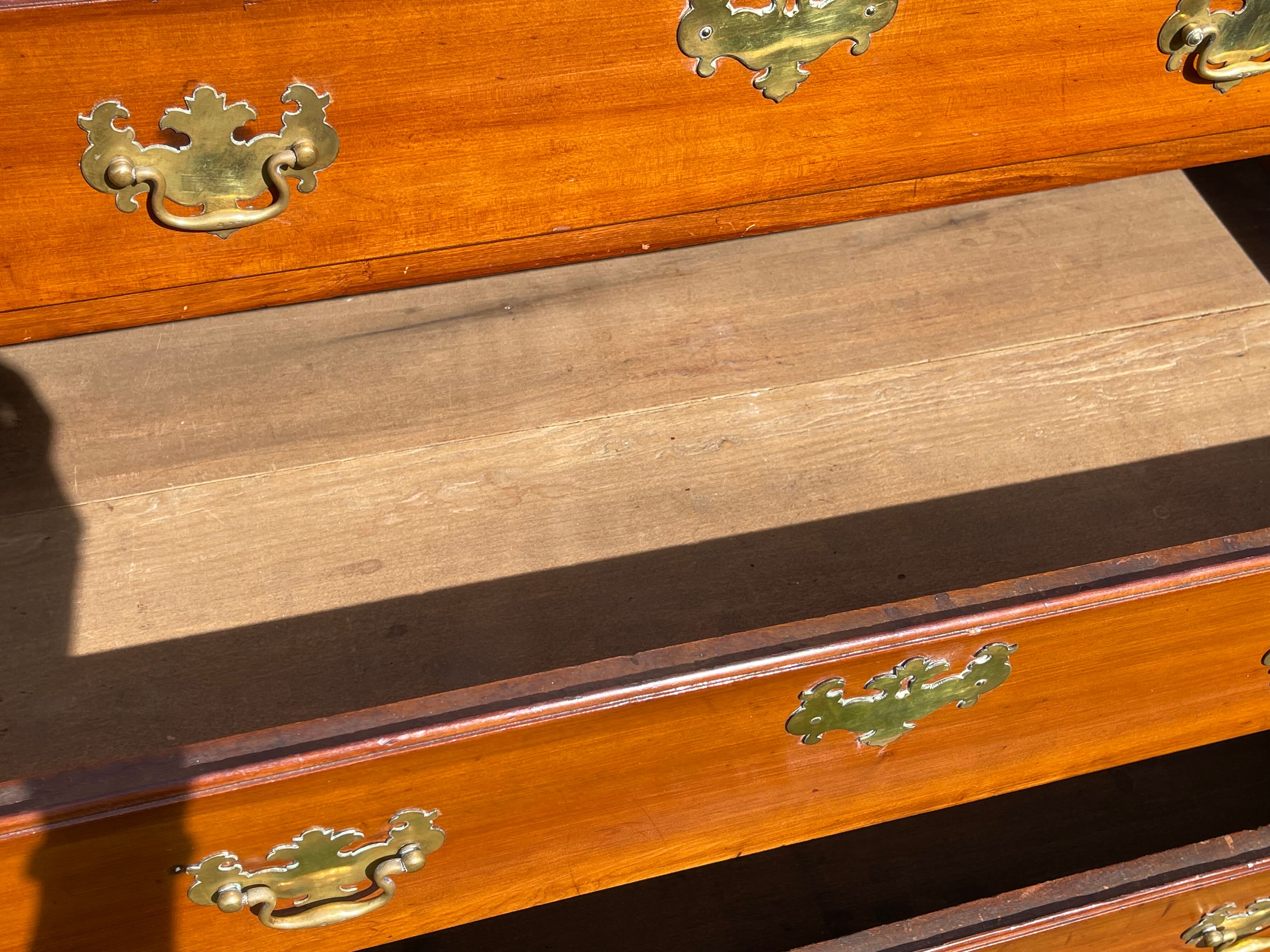 Semainier with support height in Mahogany