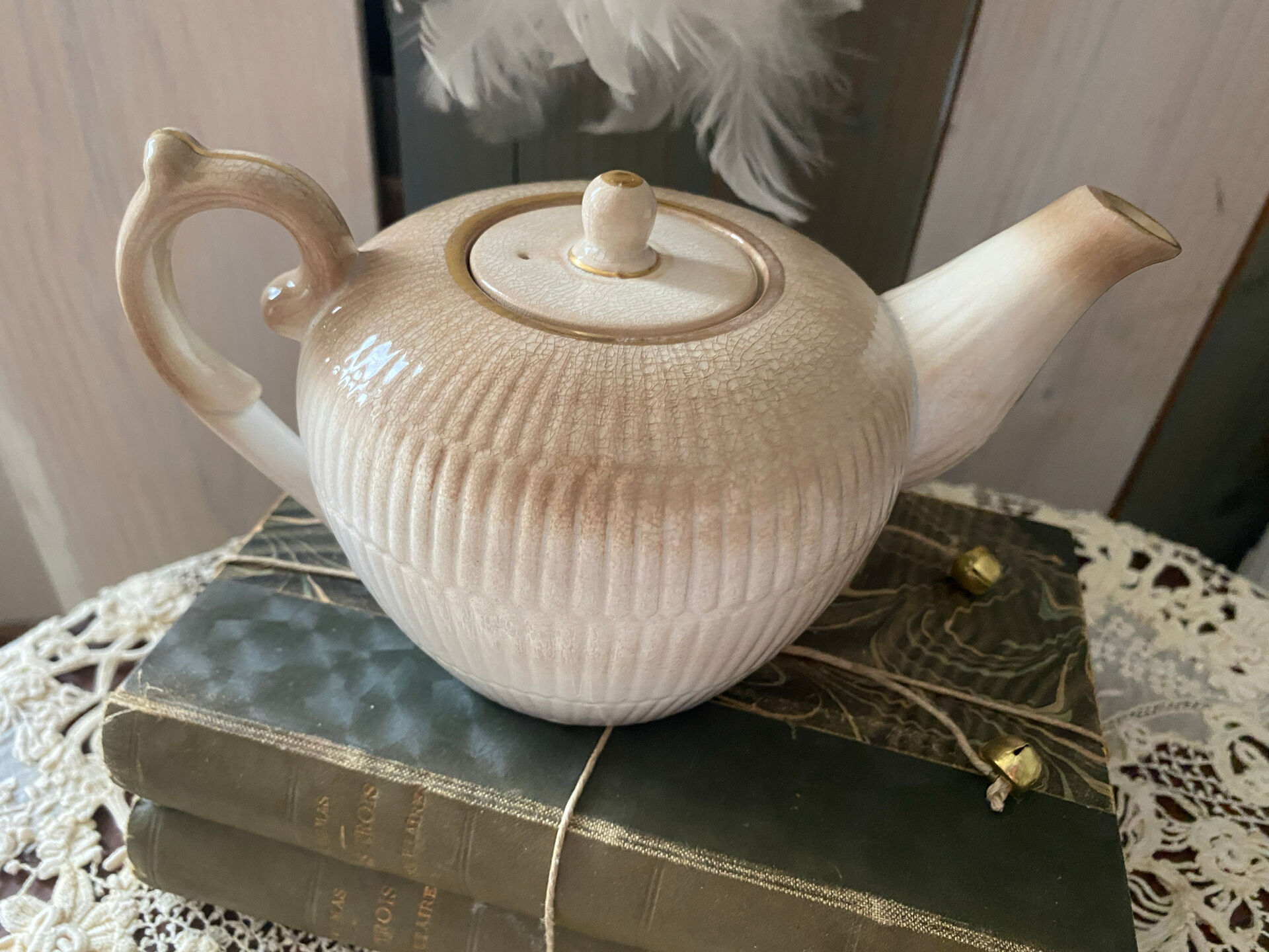 Porcelain teapot Villeroy and Boch model Dresden