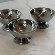 Set of 3 stainless steel bowls