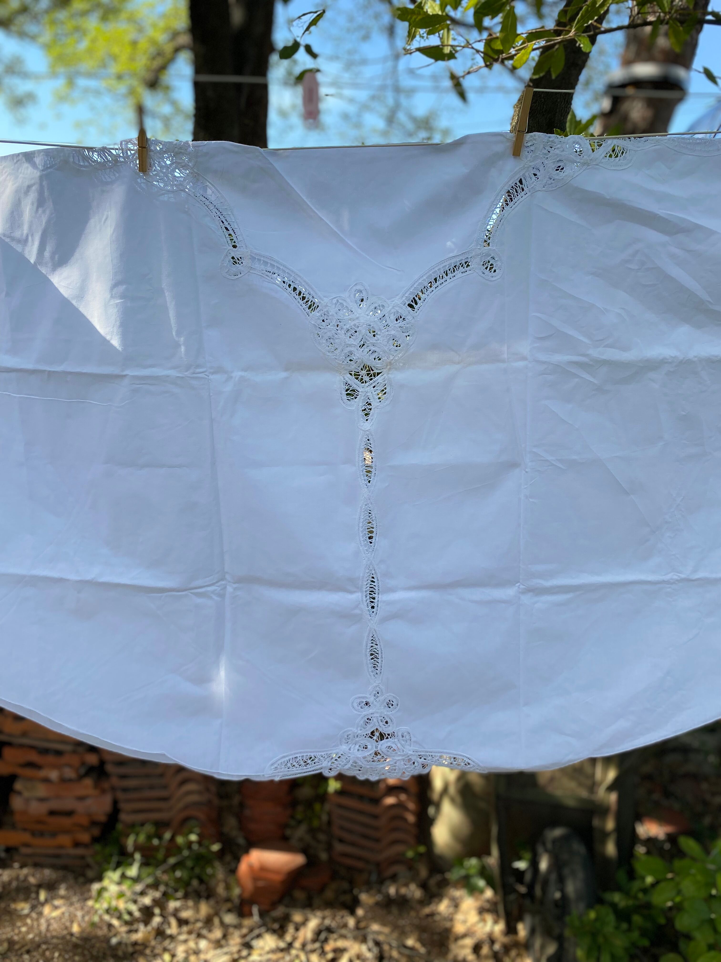 Nappe ronde broderie