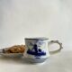 Tasse à café et soucoupe en Delft Blue peintes à la main