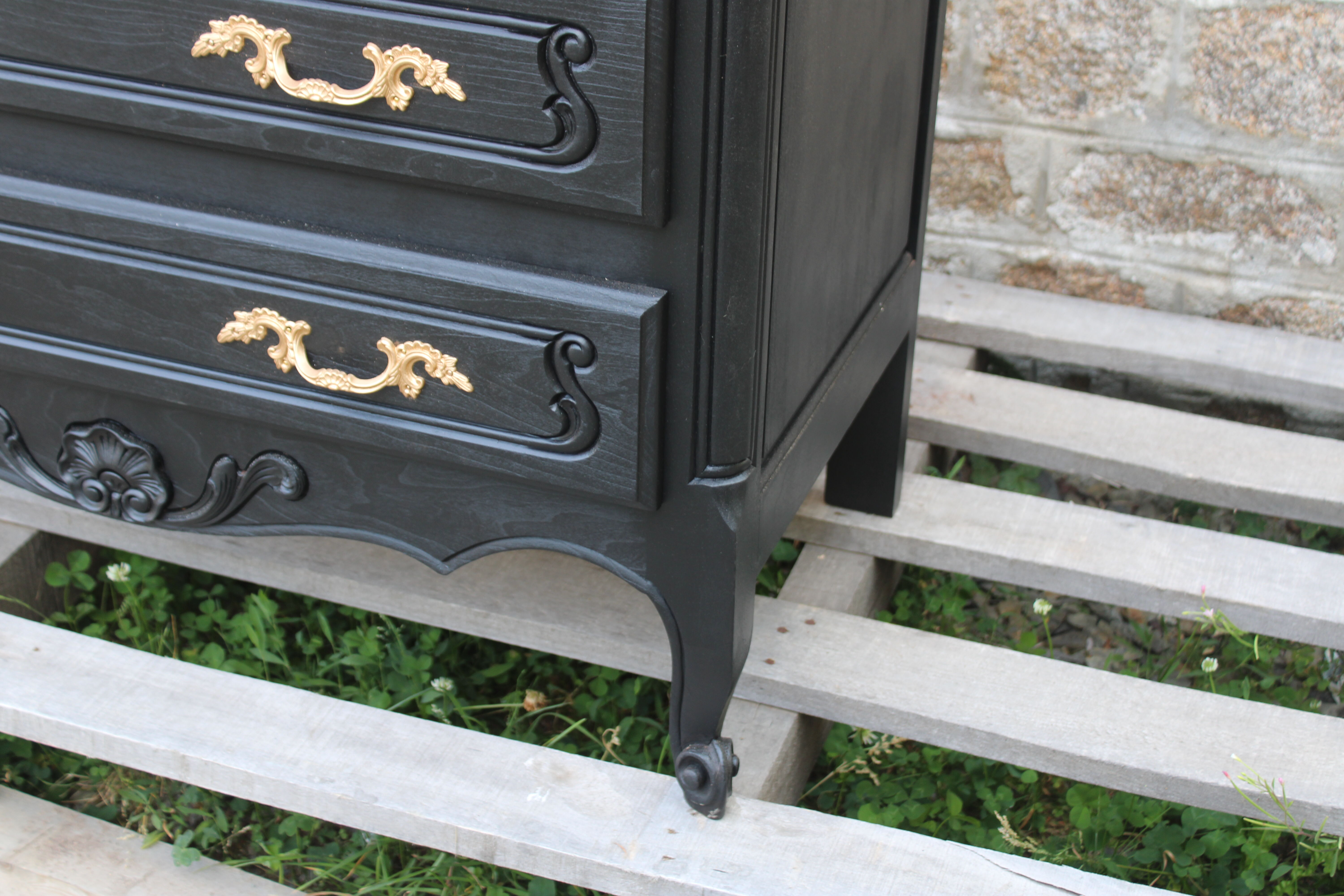 Louis XV style black commode with natural wood top – 3 drawers