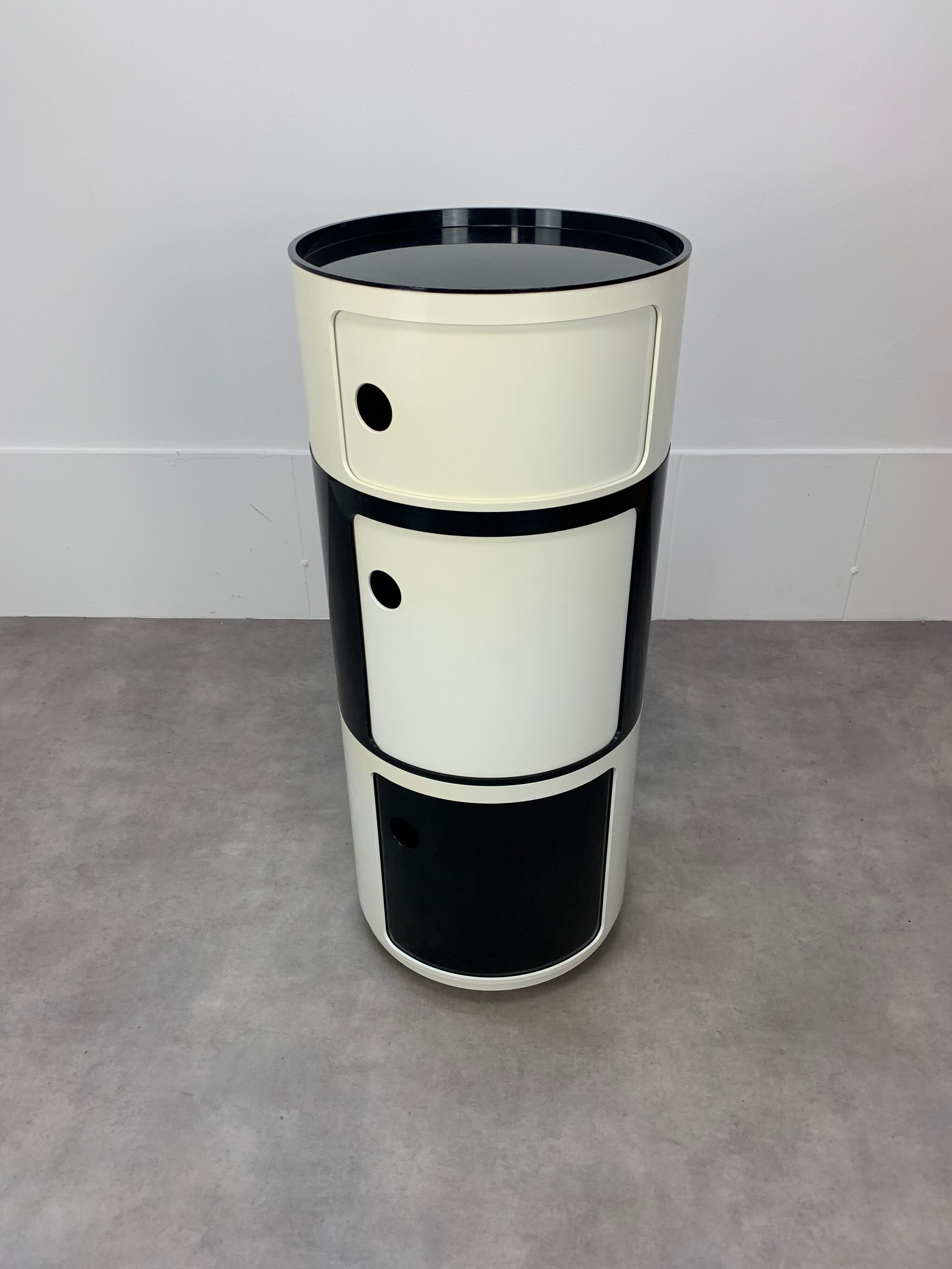Desserte Componibili ronde par Anna Castelli pour Kartell