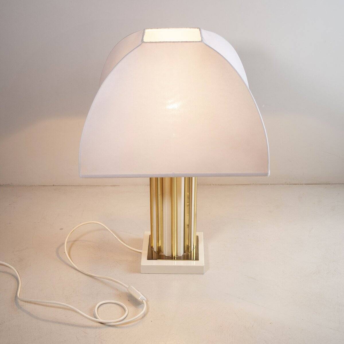 Table lamp in brass and lacquered metal with a fabric shade by Romeo Rega, 1960s.