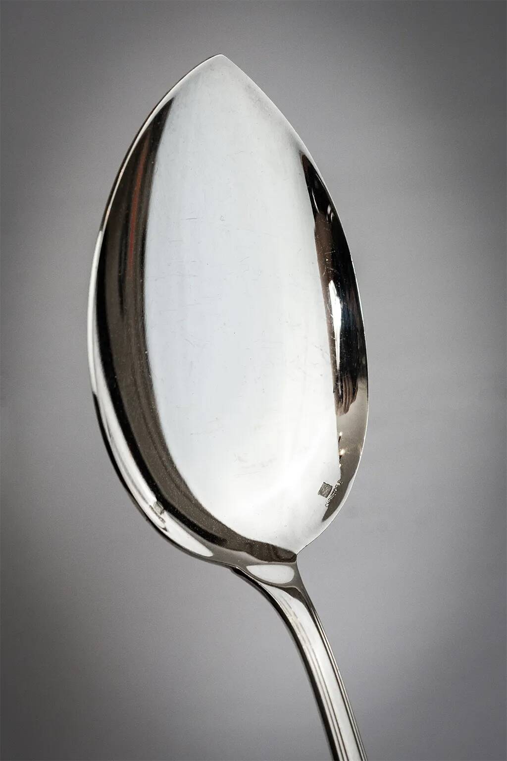 Serving spoon Christofle model America in silver-plated metal, design by Luc Lanel.