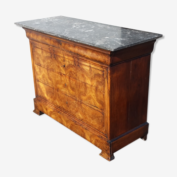 Commode Louis Philippe en ronce de noyer plateau en marbre gris sainte Anne