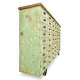 Ancien meuble d’atelier d’orfèvrerie à 63 tiroirs (111 x 212cm x 37cm)