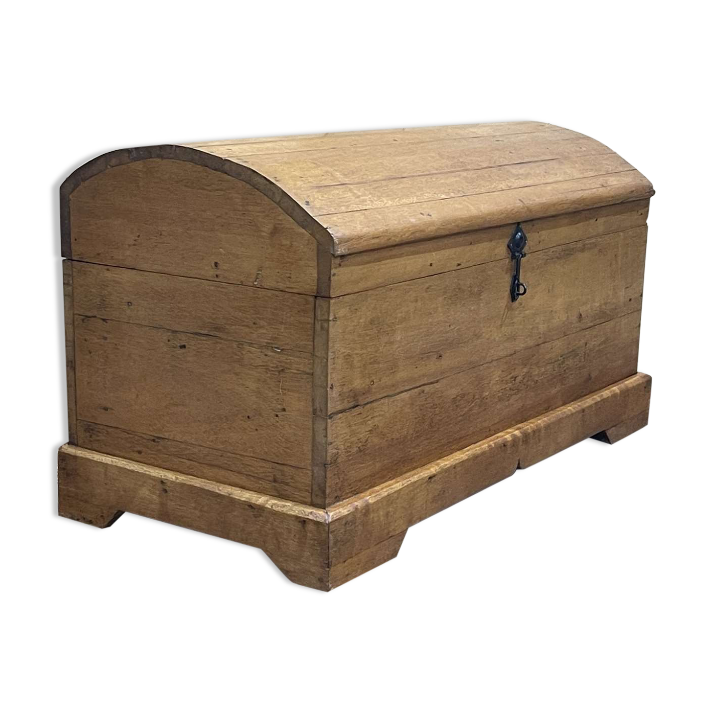 English mahogany chest from the 1950s