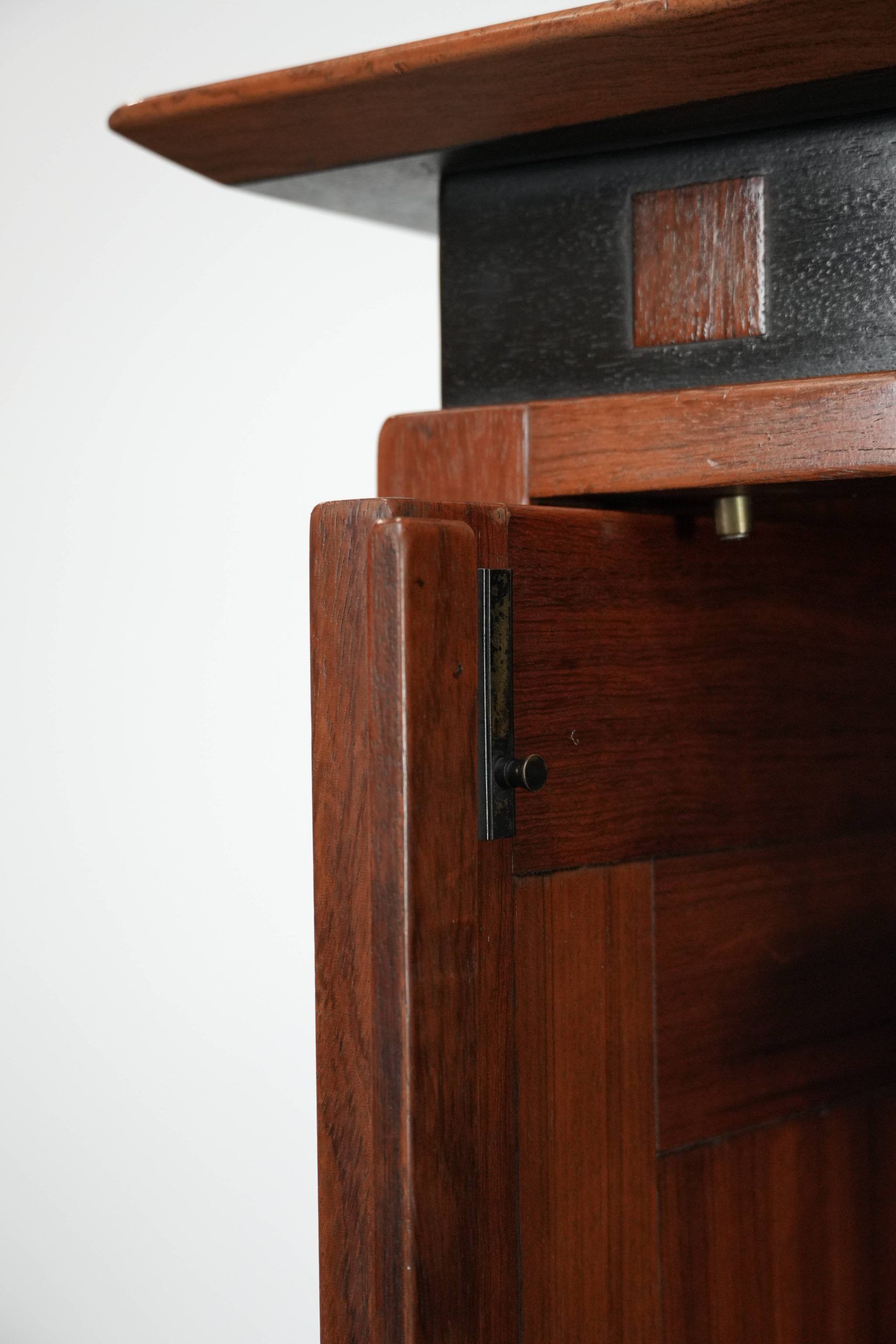 Art Deco design cabinet / audio / TV furniture with beautiful details