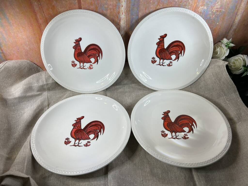 Set of 4 flat plates with red rooster hen decor