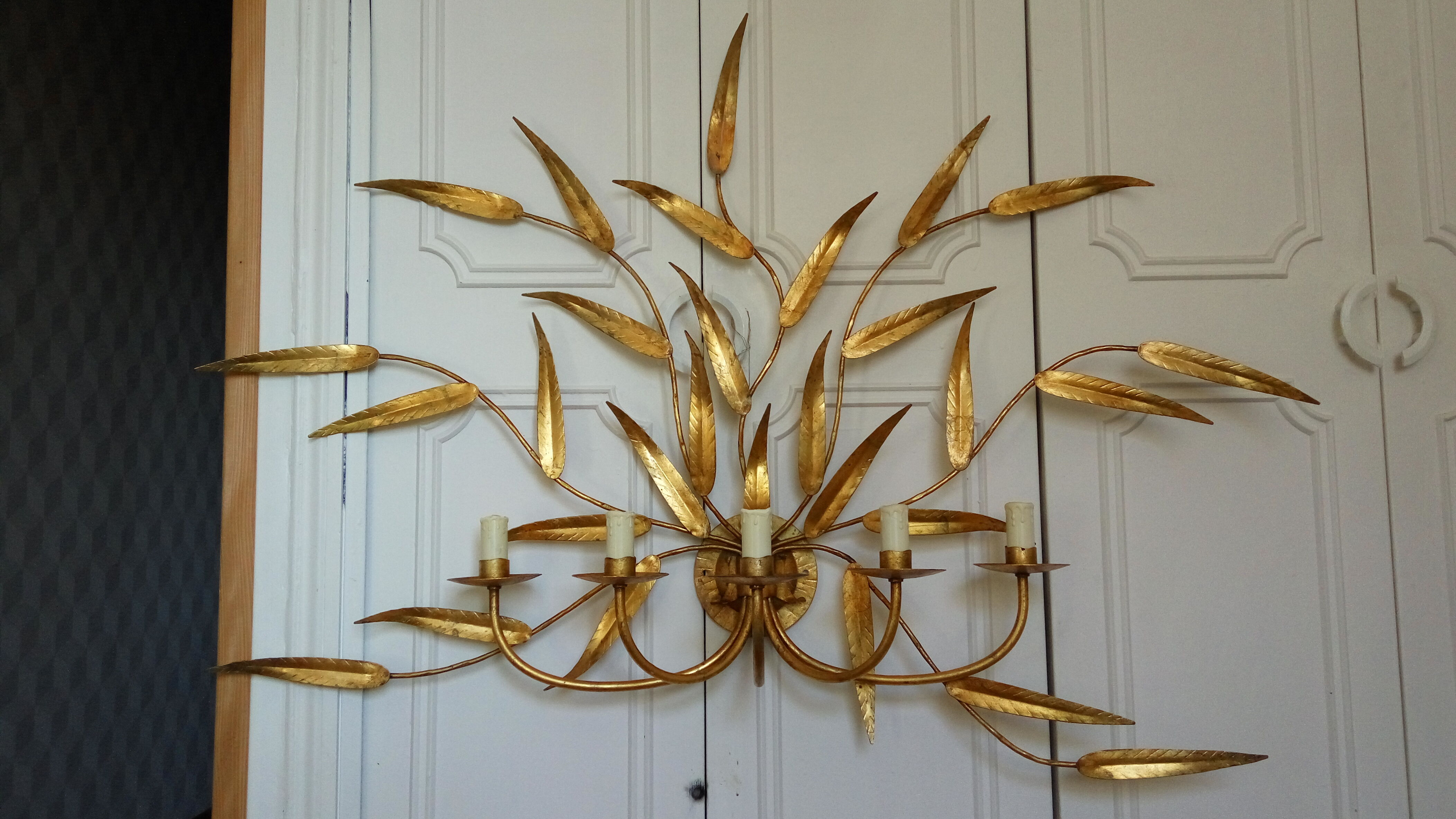 Bamboo leaves wall light