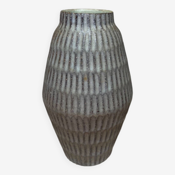 Ceramic vase