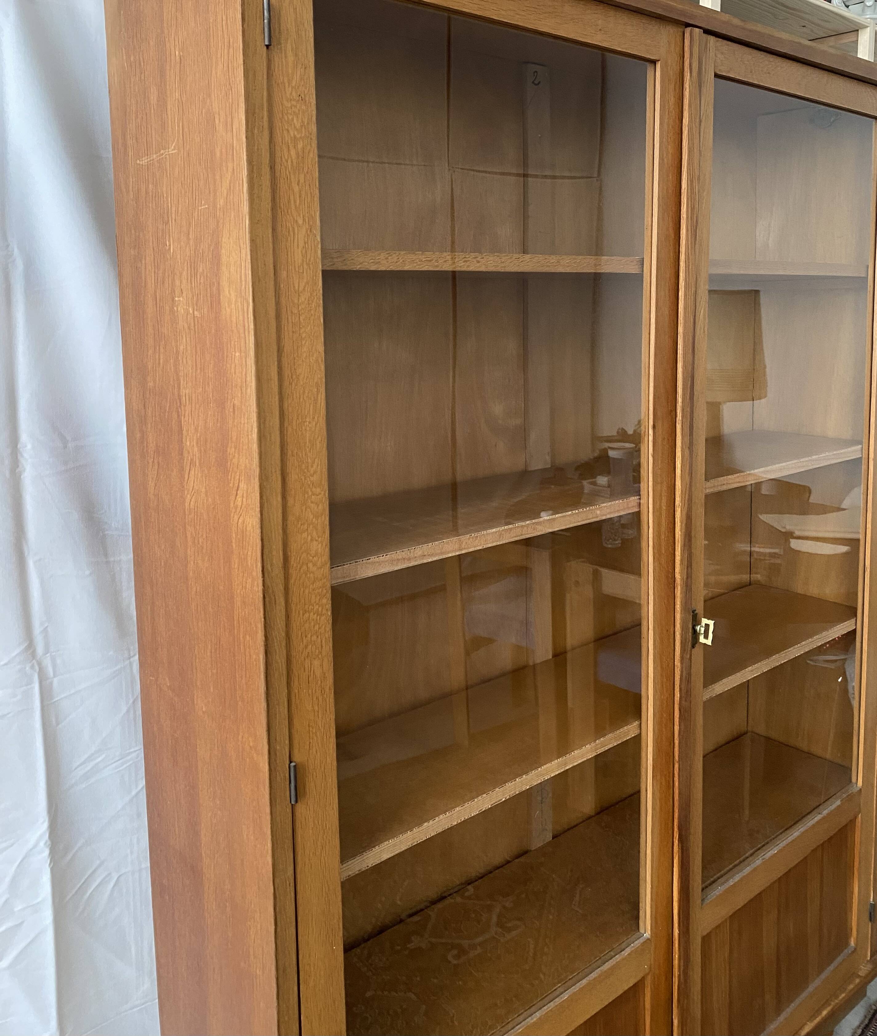 Vitrine en bois vintage