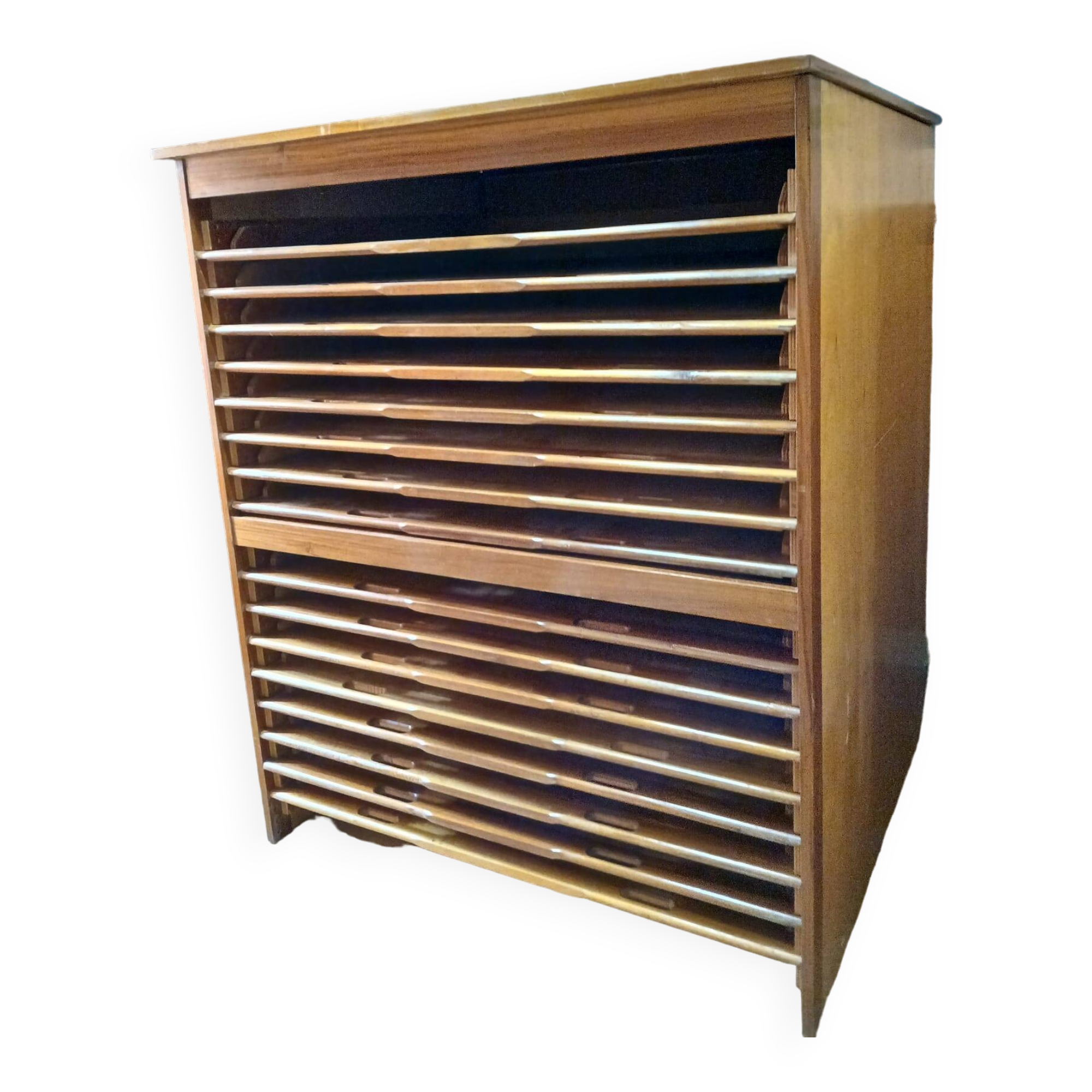 Used panel furniture at an exceptional price