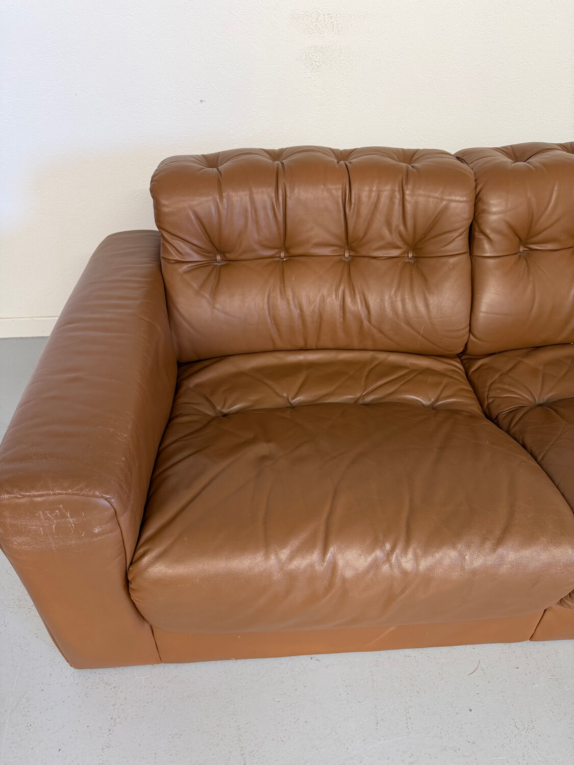 Vintage 1970s De Sede DS-40 camel leather 3-seater sofa.