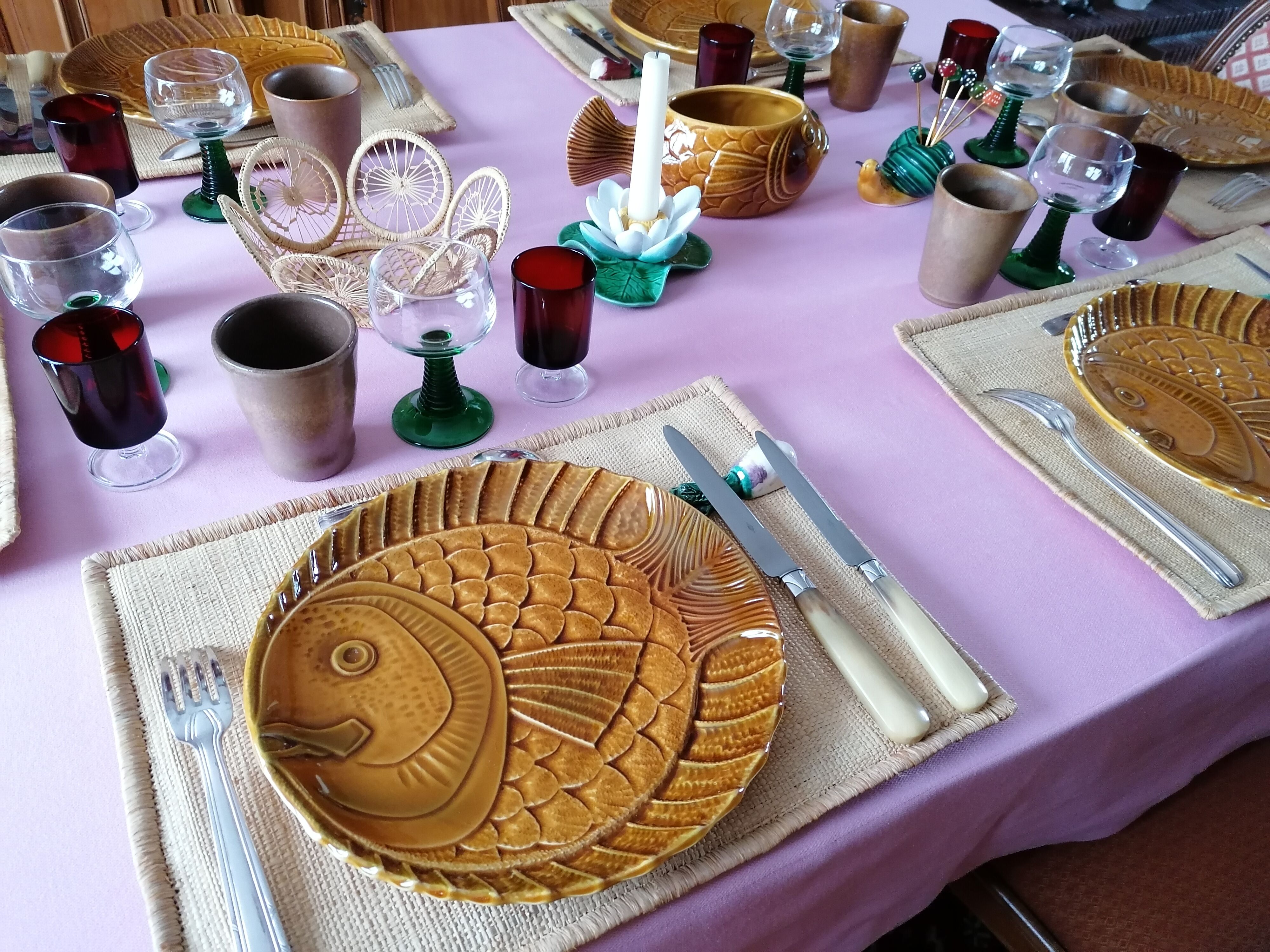6 plates the art workshops of Revernay France