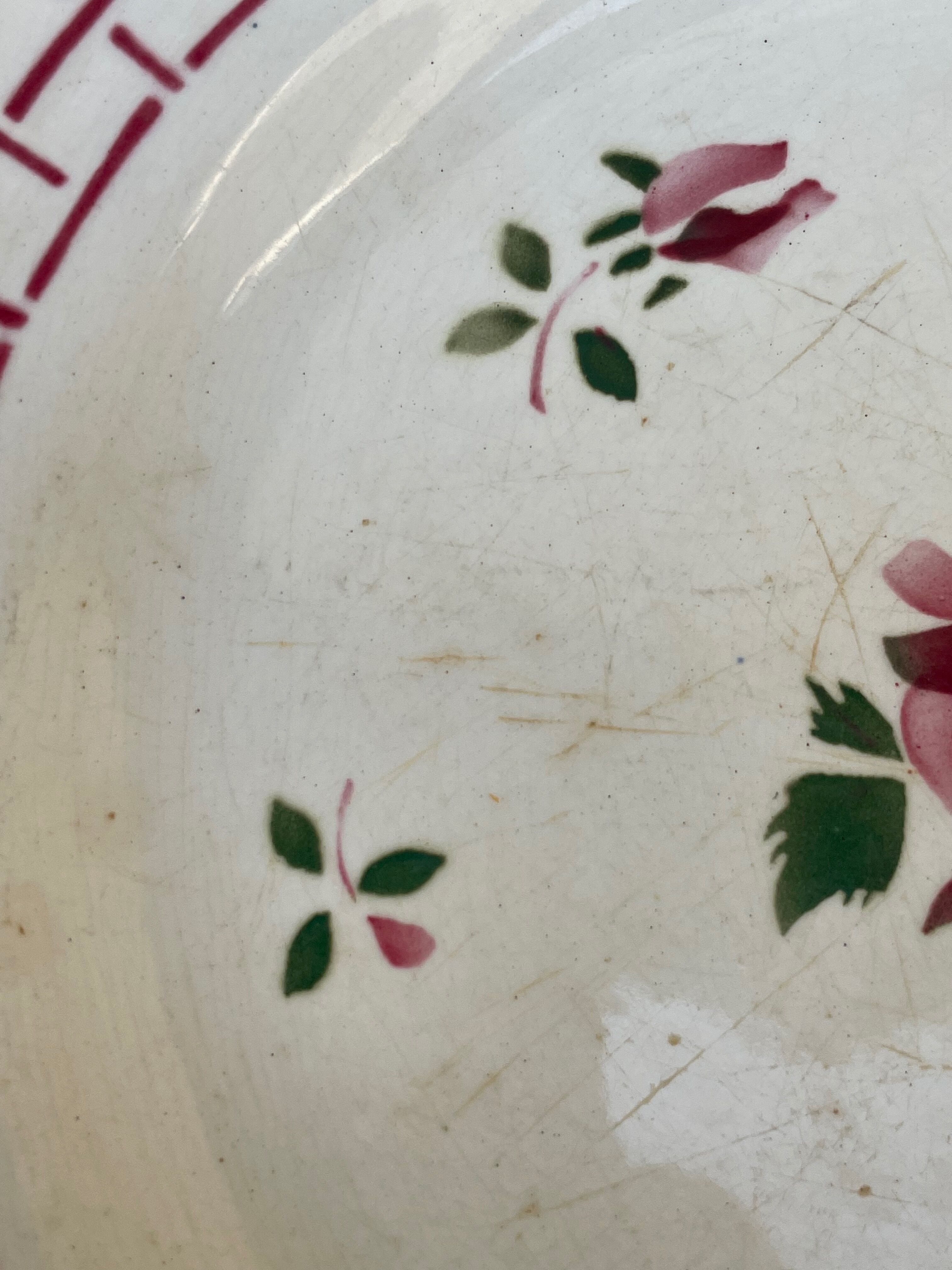Floral patterned plate with rose buds Sarreguemines Digoin