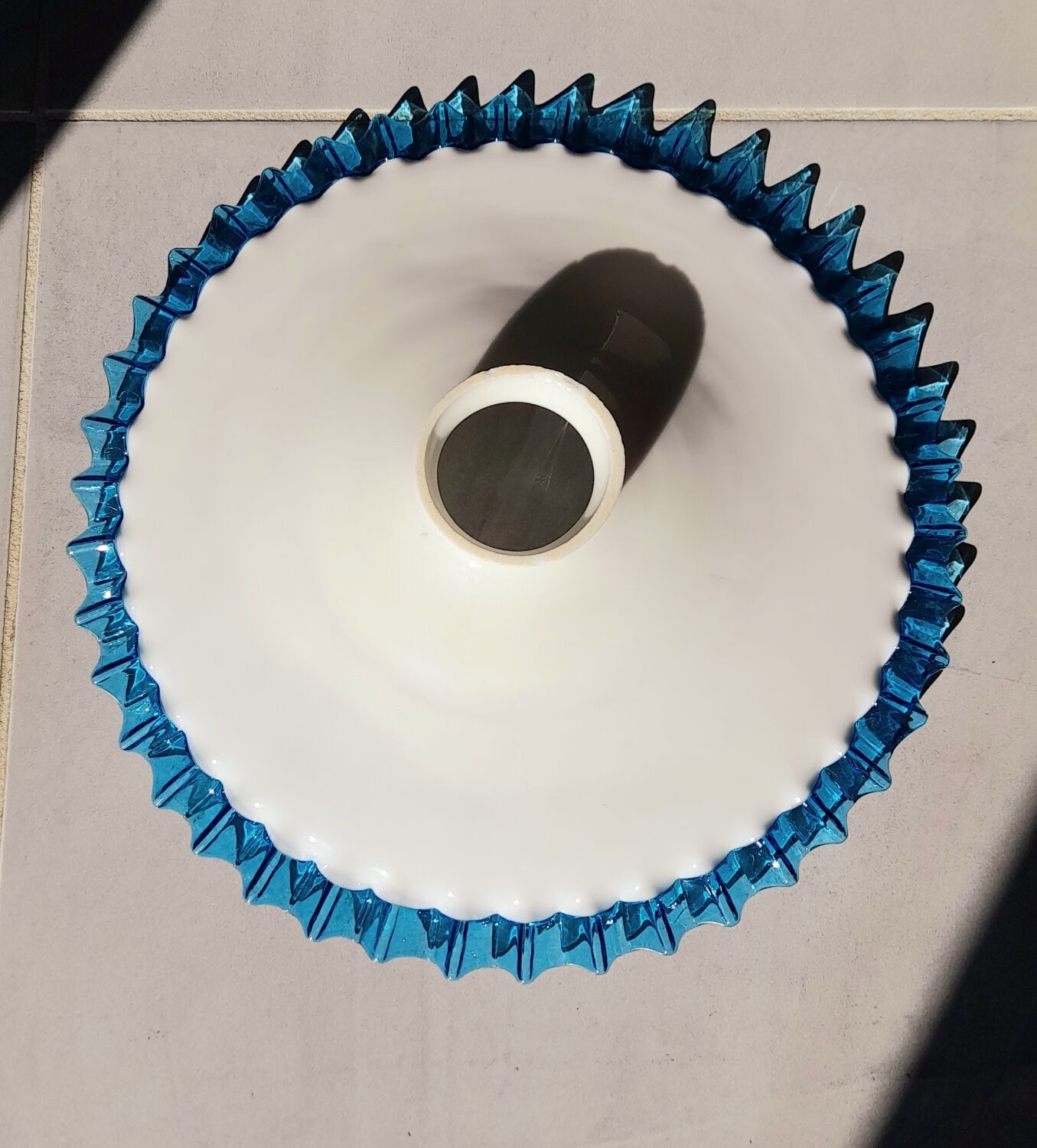 Abat day opaline blue border