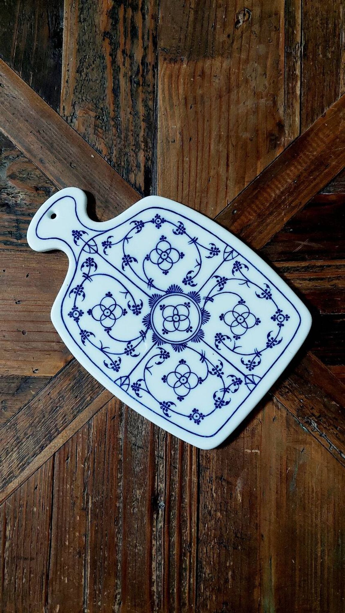 Small Winterling Indian Blue Strawflower Porcelain Board