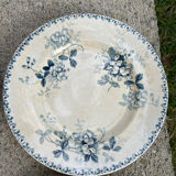 Selling sets of 8 St Amand plates