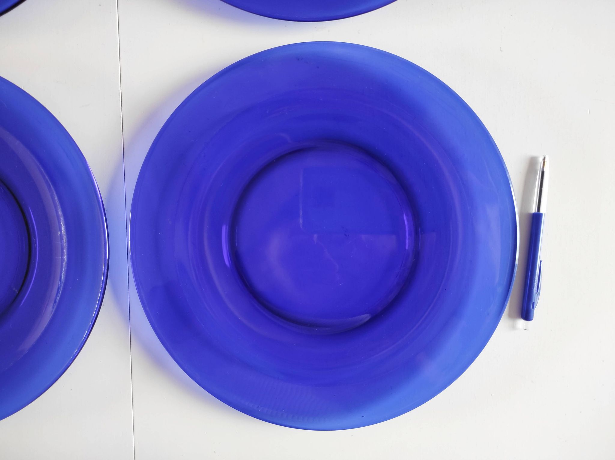 6 blue glass dishes