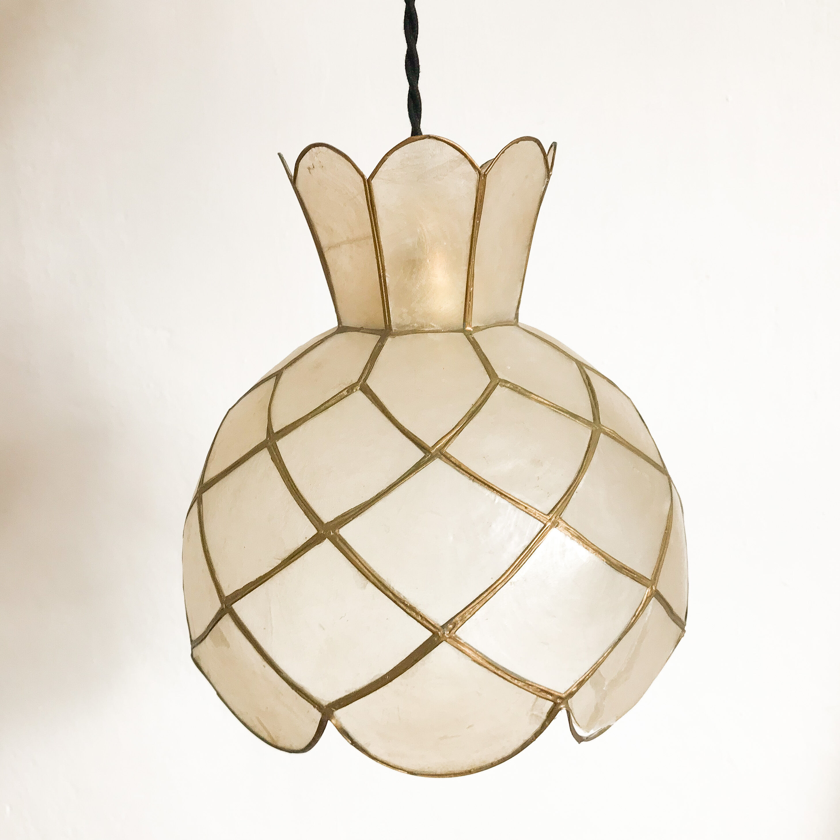 Vintage mother-of-pearl pendant lamp