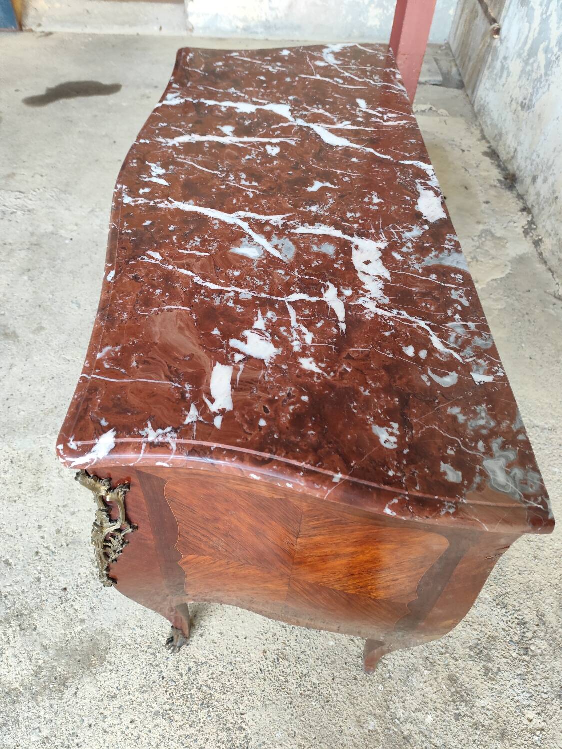 Inlaid chest of drawers