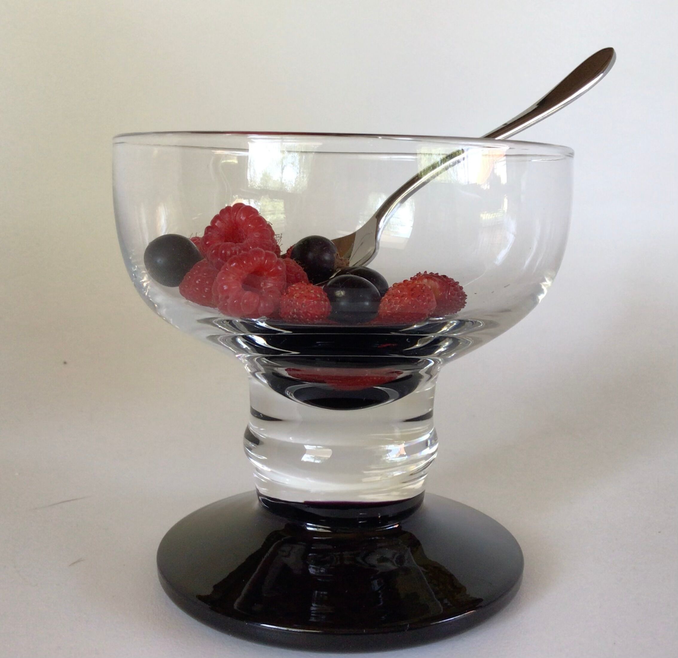 4 ice black standing cups or fruit salad