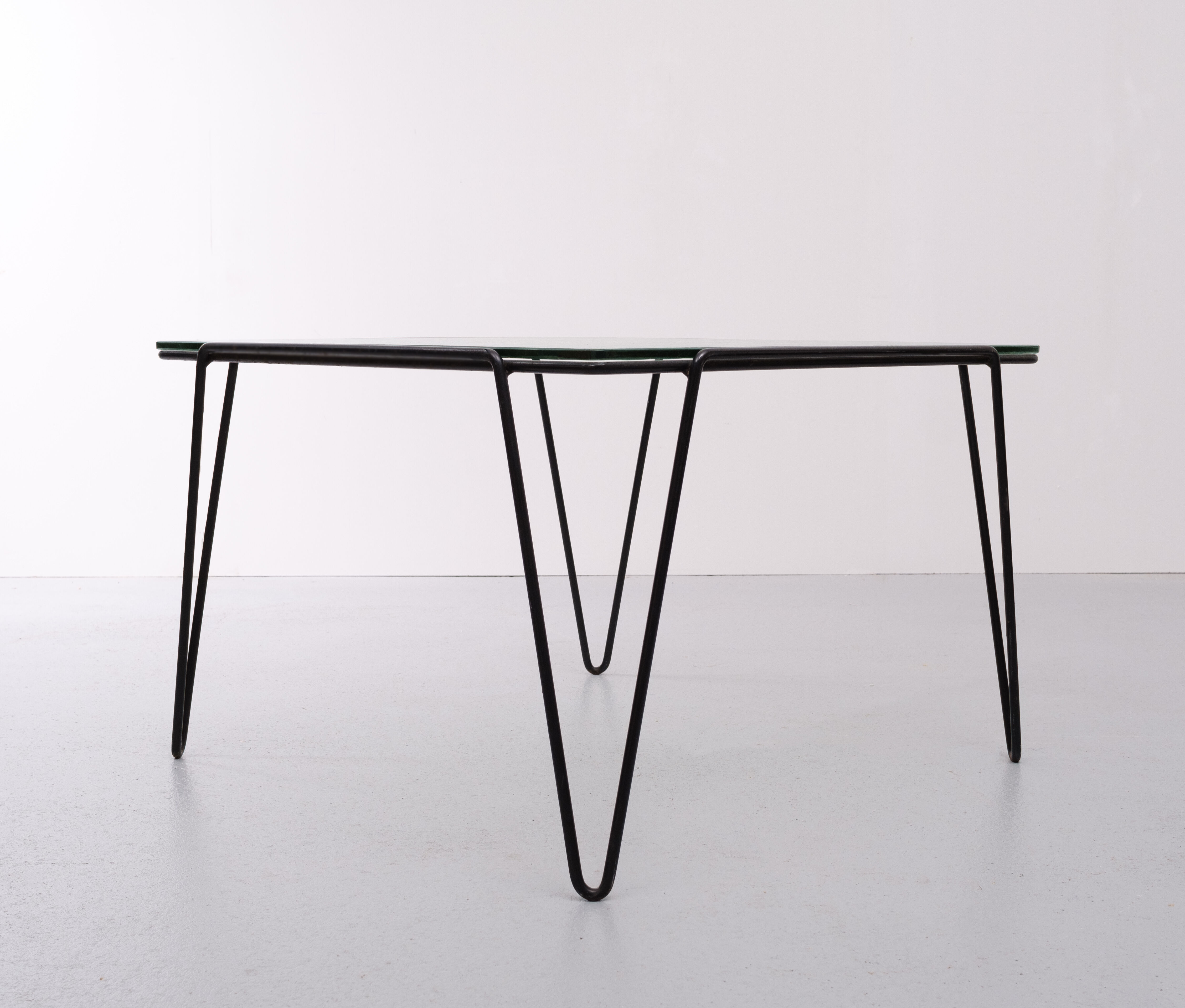 Table basse Arnold Bueno de Mesquita 1955