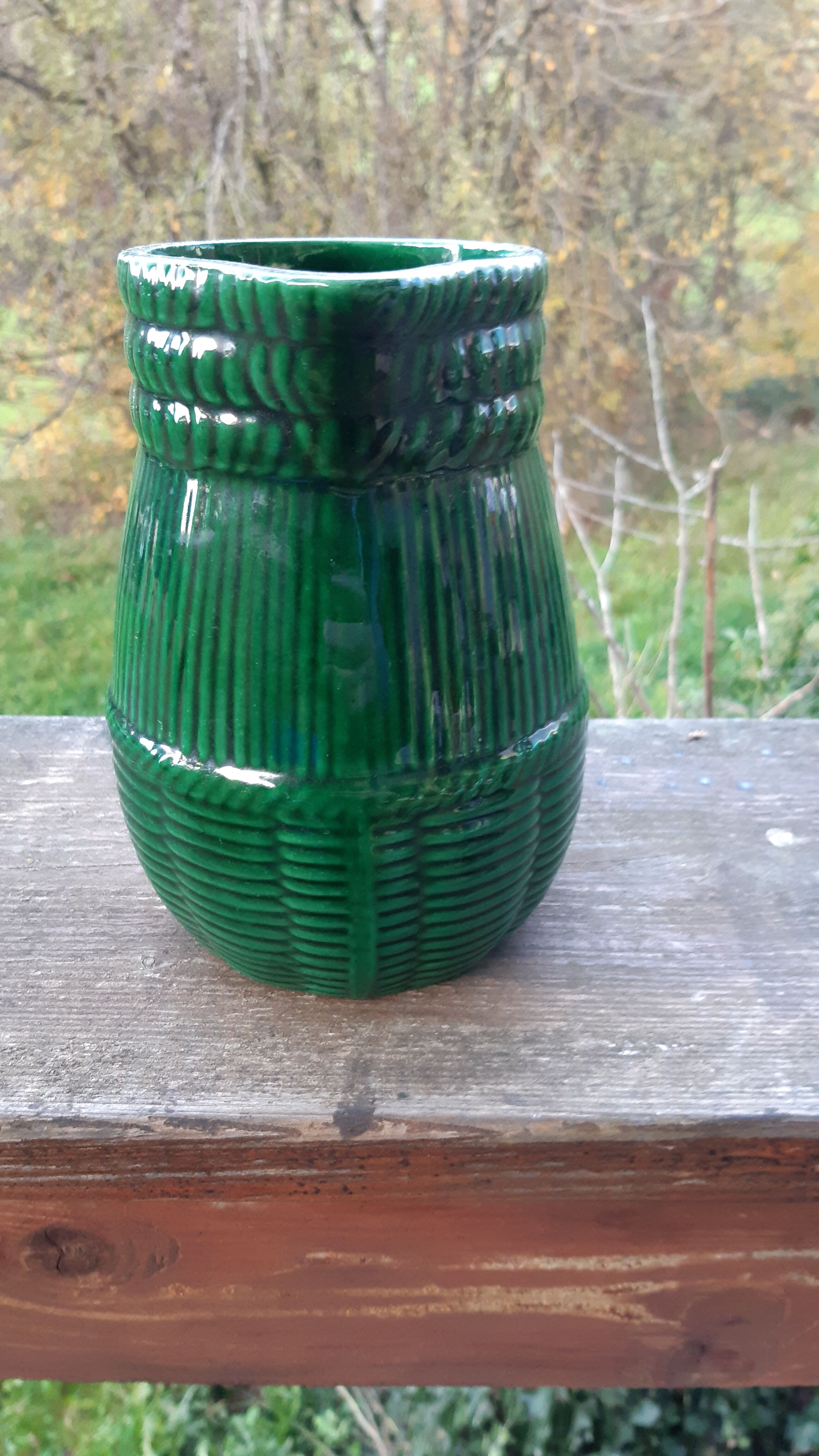 Pitcher slip Saint Clement.