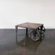 Table basse en acier industriel brutaliste