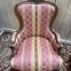 Paire de fauteuils - bergères de style Louis XV en soierie