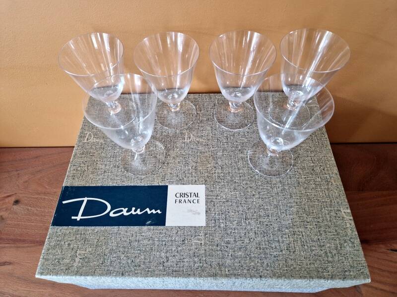Set of 6 Daum crystal wine glasses, Orval model - 11cm - in a gift box