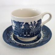 6 Vintage Blue Willow CHURCHILL Cups and Saucers, England