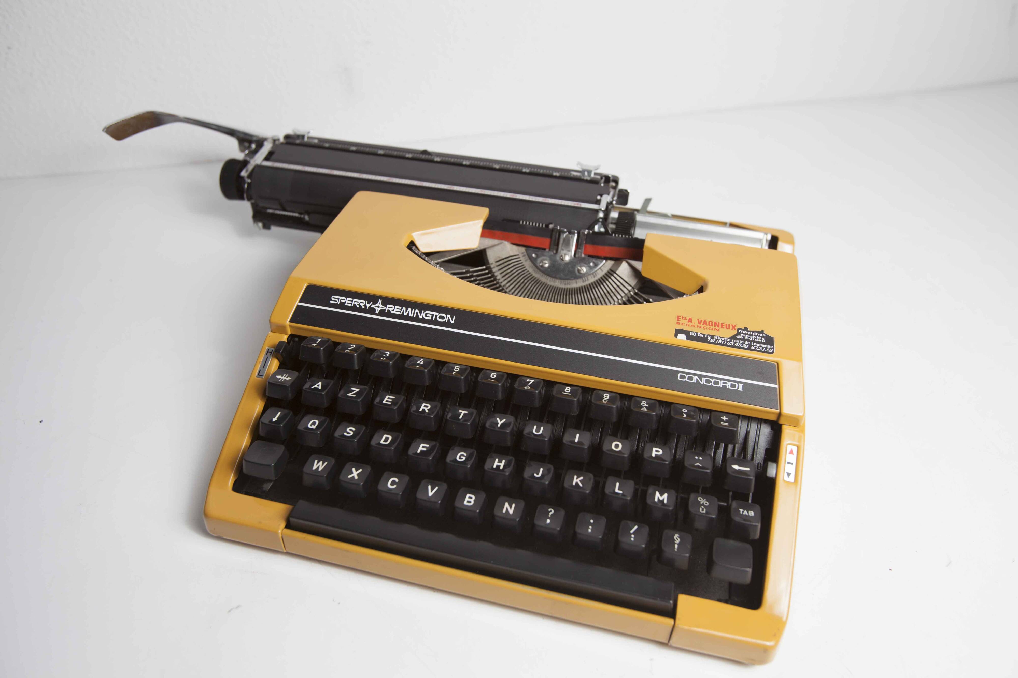 Sperry Remington concord II typewriter Overhauled and new ribbon