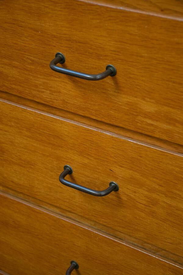 Chiffonier with compass feet