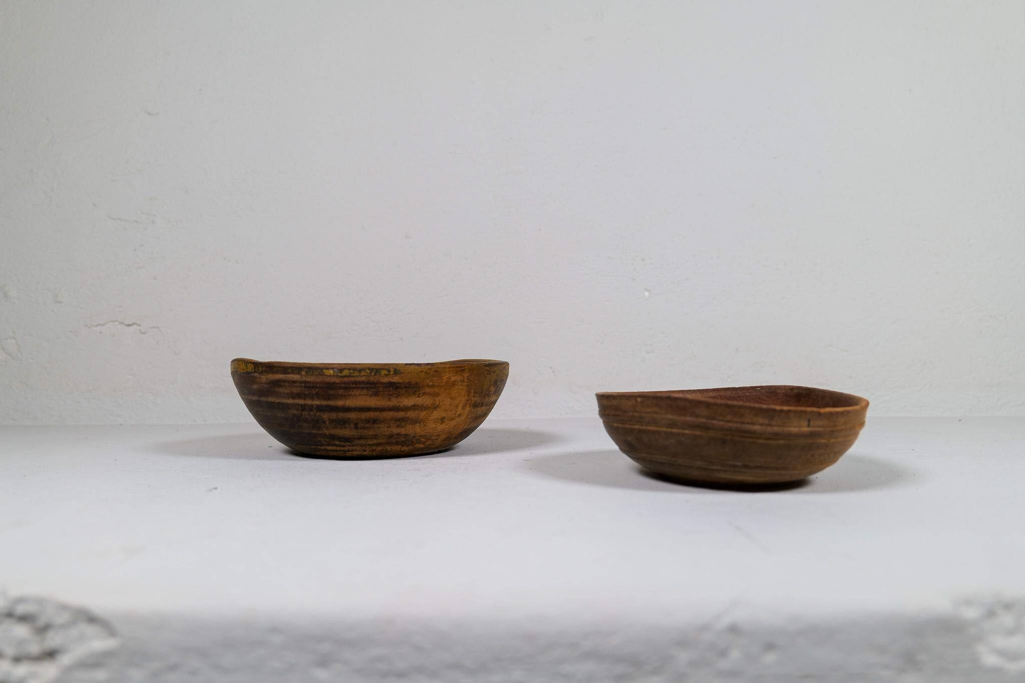 Swedish folk art, unique set of 2 farmer's bowls from the 19th century.