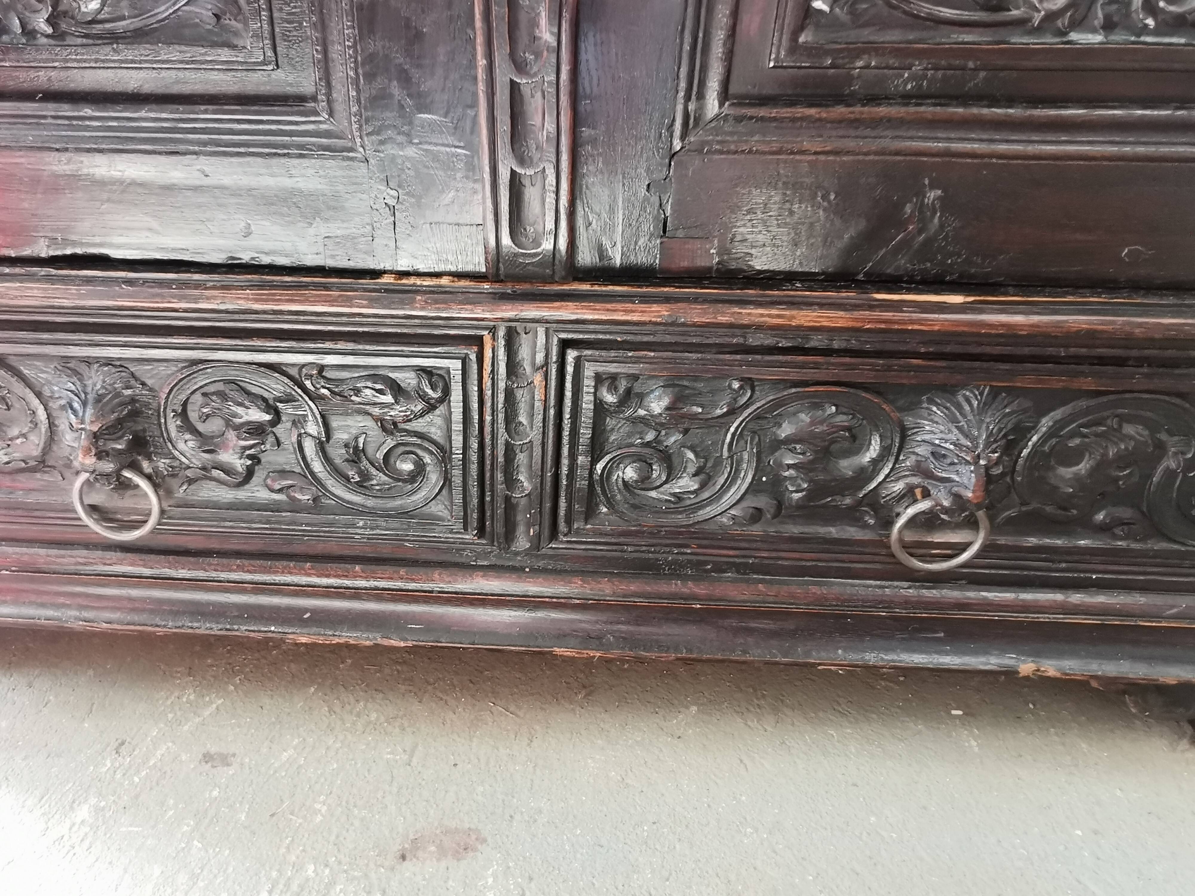 Baroque cabinet in carved wood late nineteenth century