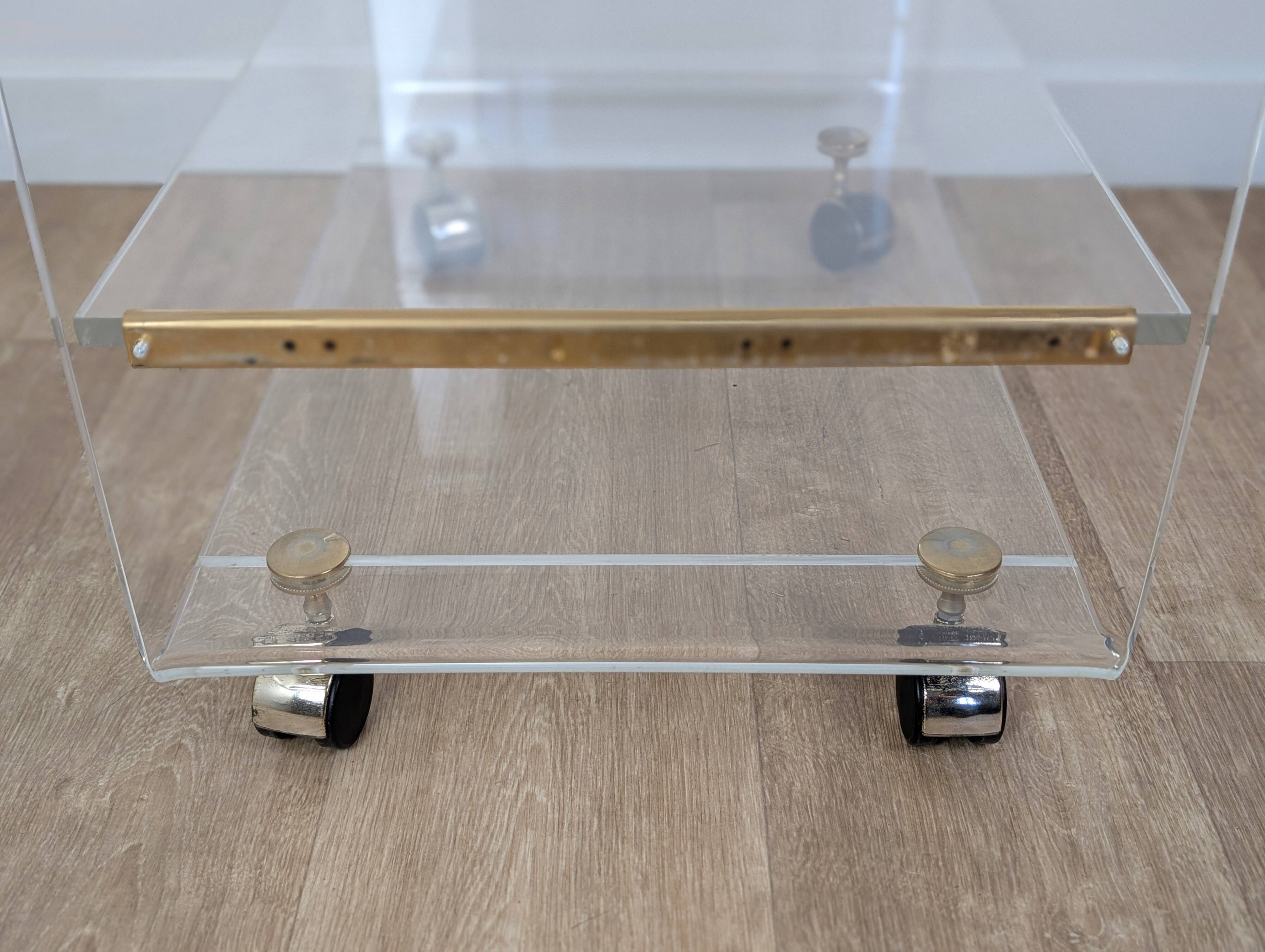 Altuglas serving trolley by David Lange