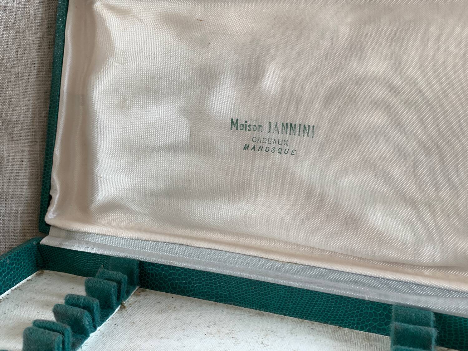 12 antique knives in their box