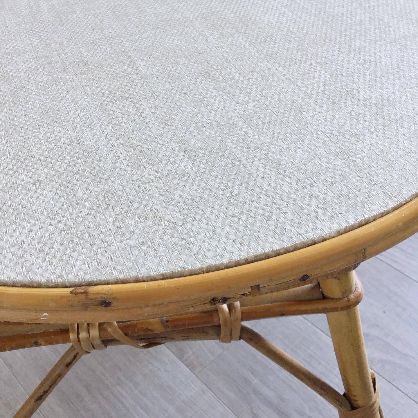 Table basse vintage ronde en rotin