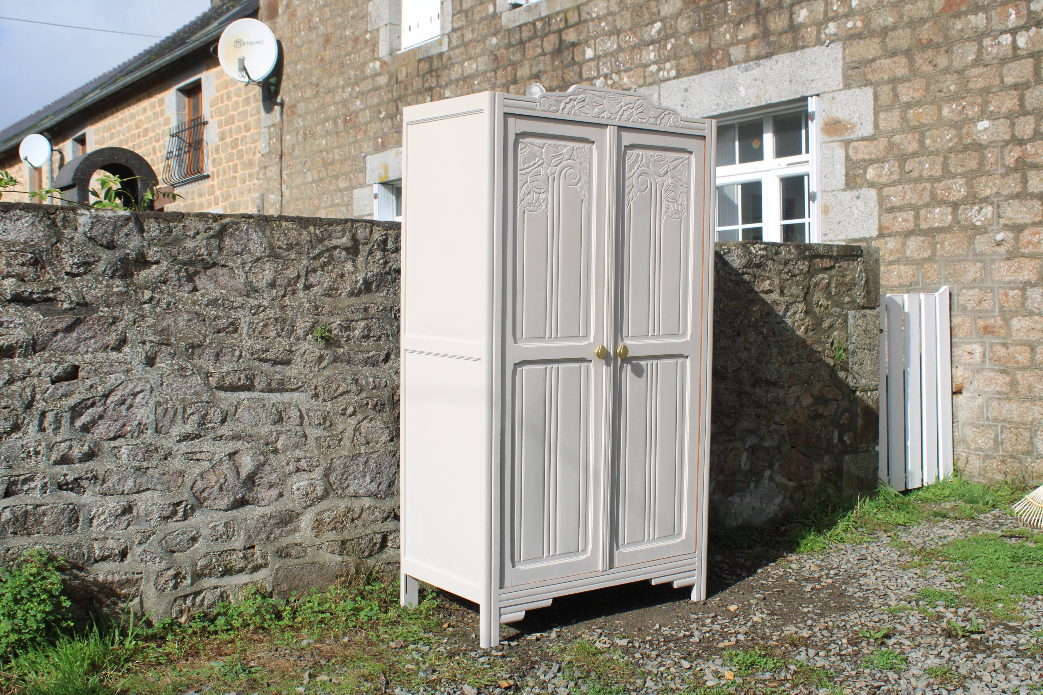 Vintage art deco cabinet