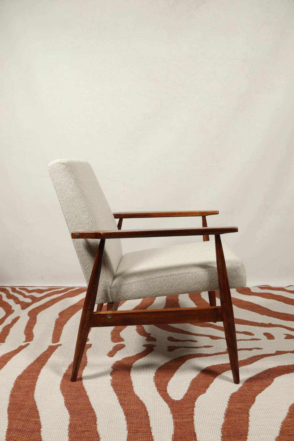 Scandinavian Lounge Chair Bouclè Beige Classic Design